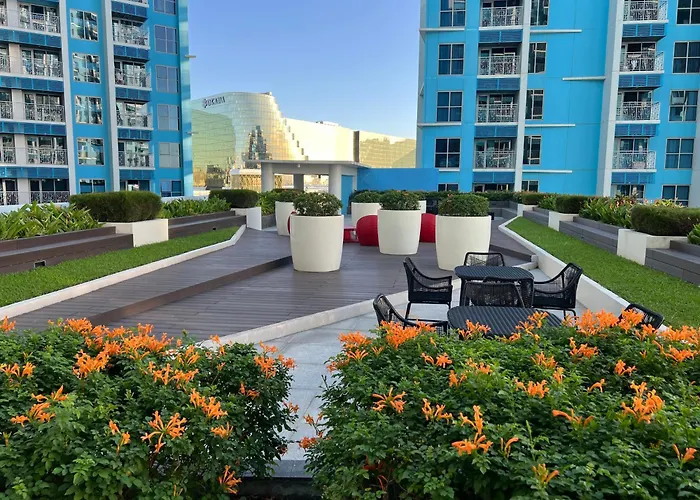 120 Sqm Modern 3bedrooms Highrise Facing Bay, Near Airports, Okada Casino, Solaire Casino, Moa With Free Parking Apartment *