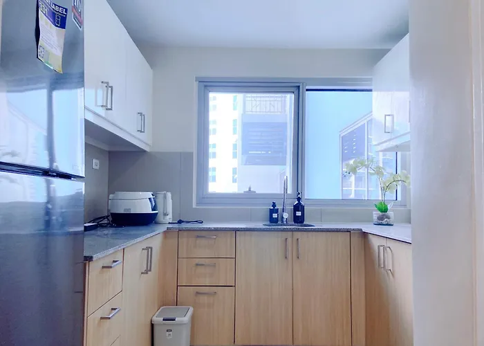 120 Sqm Modern 3bedrooms Highrise Facing Bay, Near Airports, Okada Casino, Solaire Casino, Moa With Free Parking *